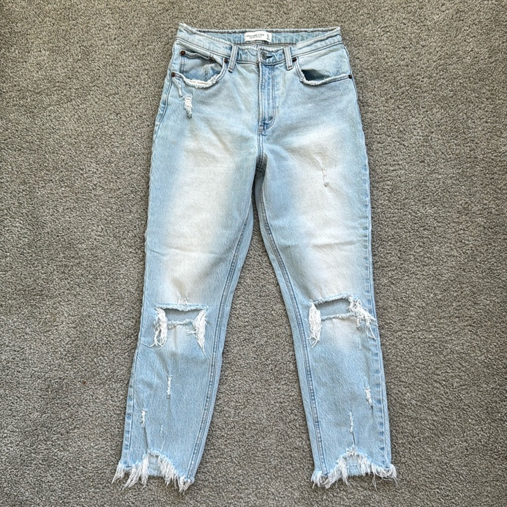 Abercrombie & Fitch high rise mom jeans  27 / 4